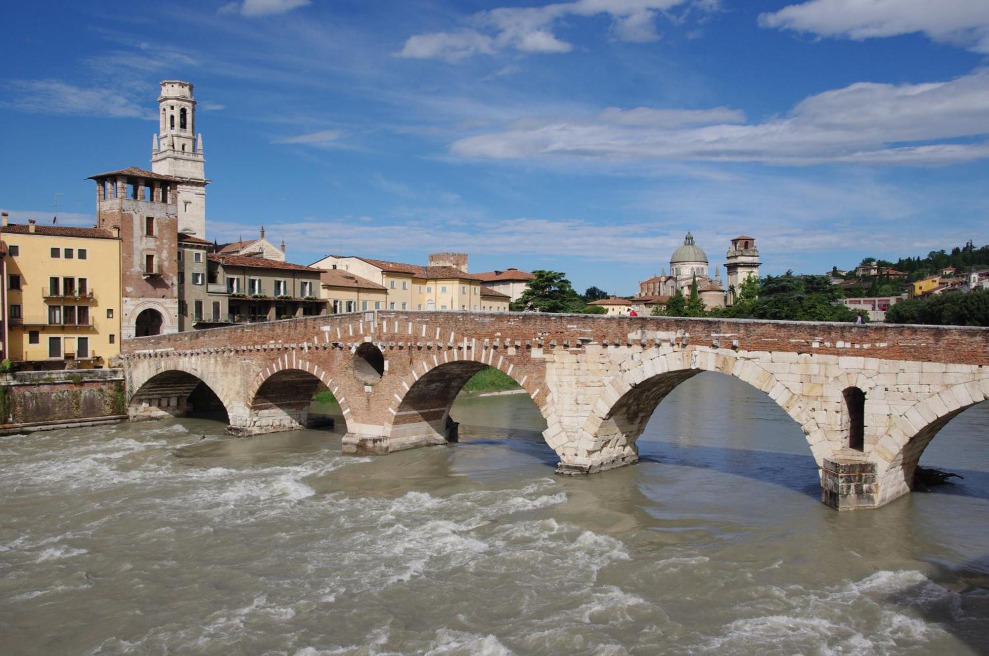 Design & Luxury Apartment Verona Esterno foto
